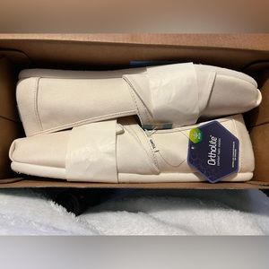 Brand new size 9 women’s Toms
